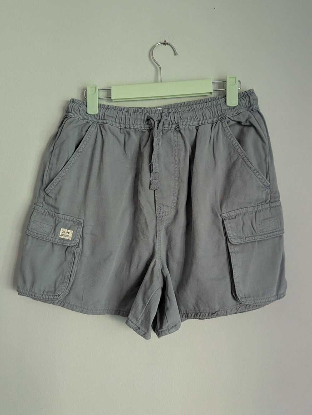 NEW BDG Urban Outfitters Women's Medium Button Pull On Cargo Shorts Green NWT